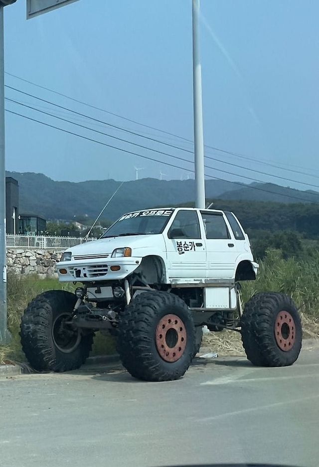 경주에서 우연히 발견한 오프로드 카.jpg