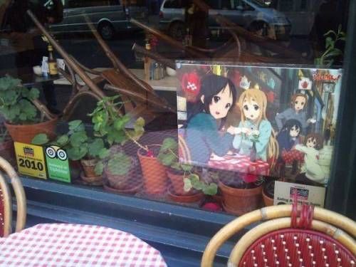 영국 런던의 한 가게.jpg