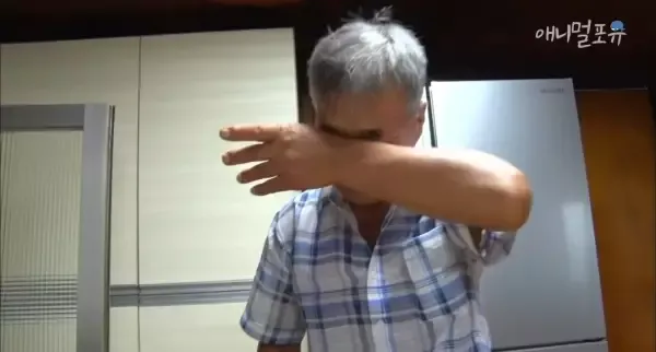 치매 걸린 아내가 4년만에 끓여준 미역국..jpg