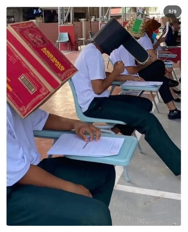 컨닝 방지 모자 만들어오세요.jpg