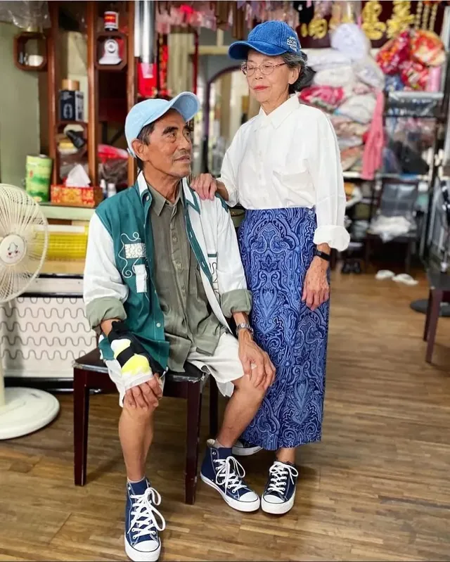 손님들이 안찾아가는 옷으로 화보찍는 세탁소 사장부부