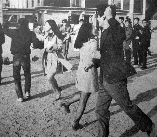 1970년대 대학교 축제 모습.jpg