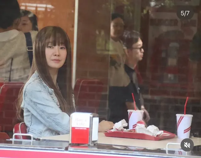 20대처럼 꾸몄다는 올해의 여배우