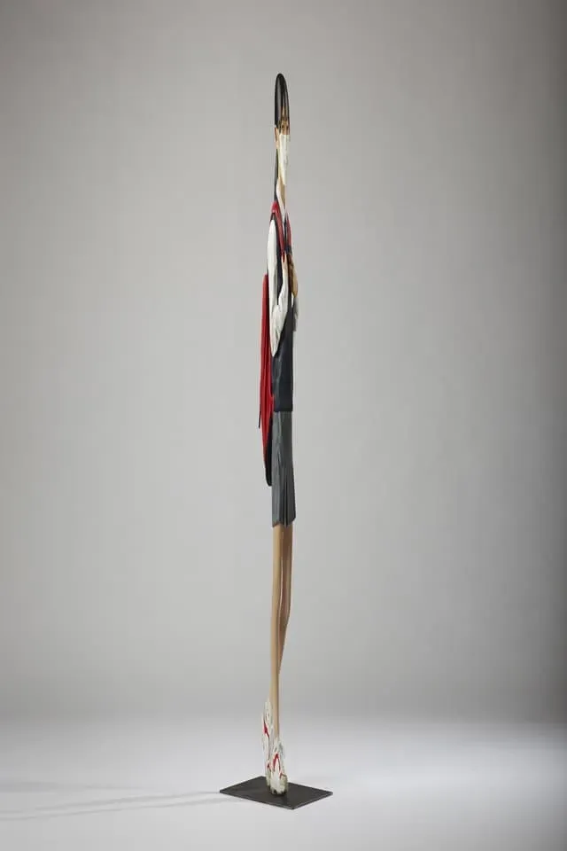 싱글벙글 한국의 한 조각가의 작품.jpg