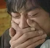 장염 걸려서 똥 지릴까봐 비닐 깔았다는 사람.jpg