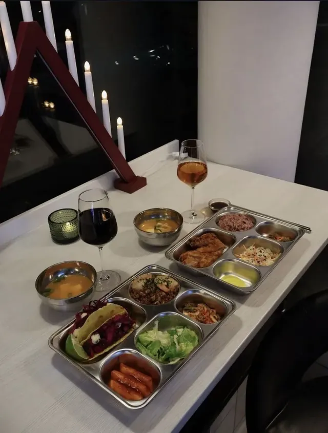 스웨덴 스톡홀름에 새로 생긴 한식당 식판