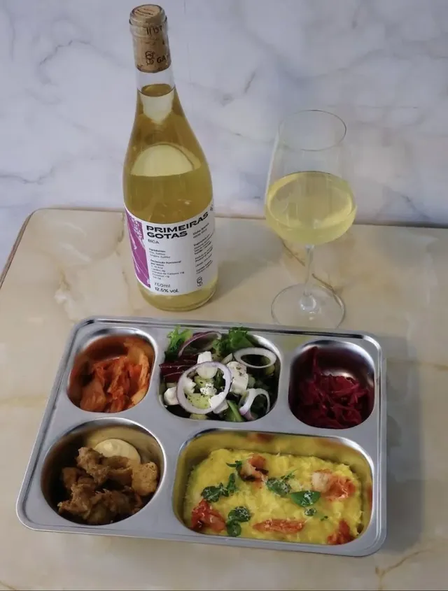 스웨덴 스톡홀름에 새로 생긴 한식당 식판