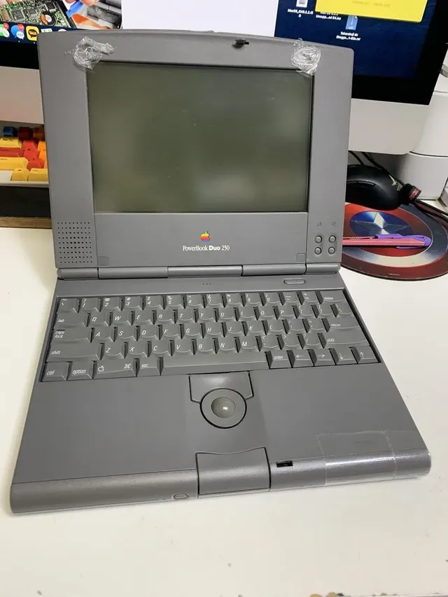 30년전 맥북으로 스타벅스 입장하기 도전 ㄷㄷㄷ