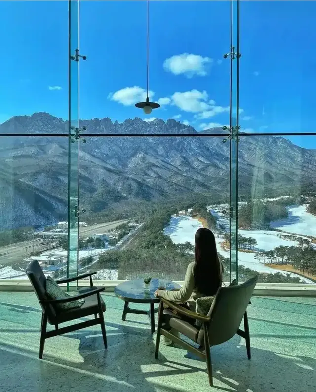 핫플 울산바위뷰 카페 현실.jpg