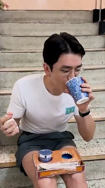 보겸... 커피 한잔에 140만원하는 커피 후기 ㄷㄷㄷ