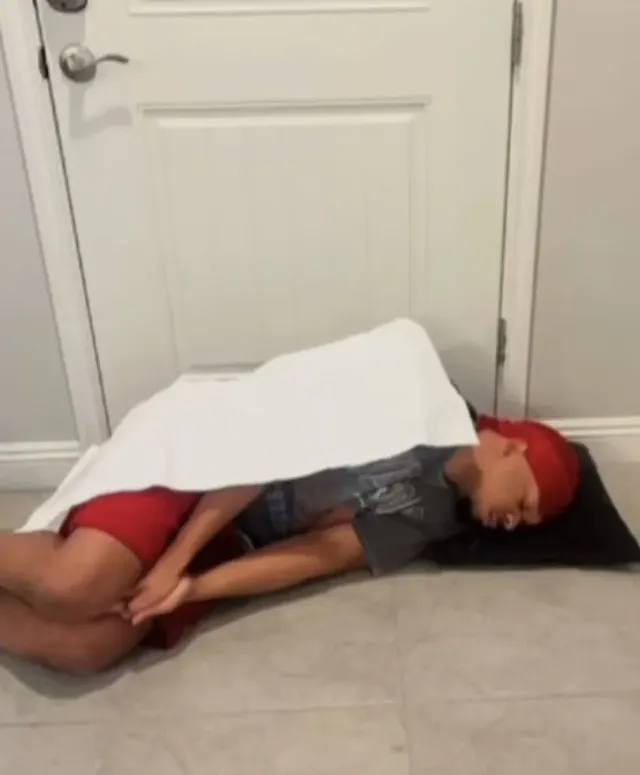 친구들 우리집에서 자는데 이불깜빡함