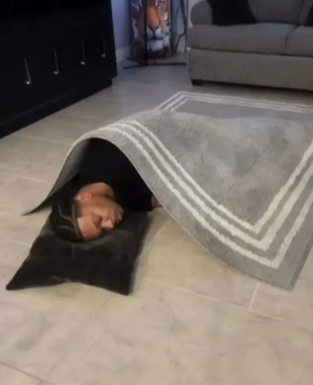 친구들 우리집에서 자는데 이불깜빡함