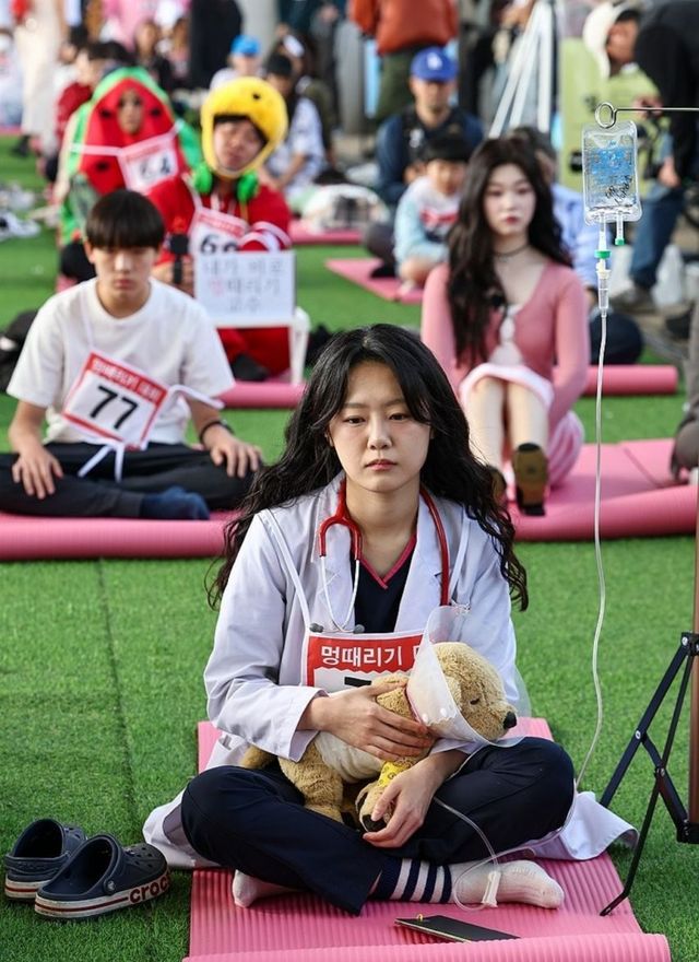 한강 에서 개최된 멍때리기 대회.jpg