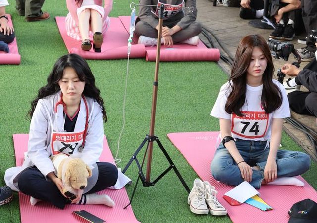 한강 에서 개최된 멍때리기 대회.jpg