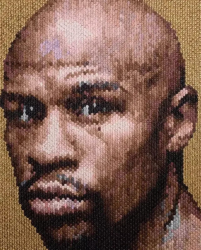 작은 조각들이 만든 강렬한 이미지