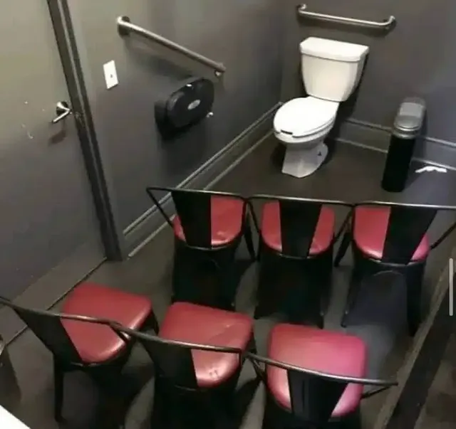 이 화장실의 용도는 뭘까요?