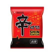 비행기에서 먹는 라면이 맛이 다른이유.jpg