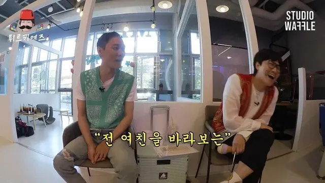 서열 1위한테 여친 뺏긴 서열 2위 고릴라