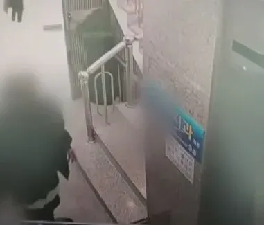 어쩌냐 니 아빠 장애인되서