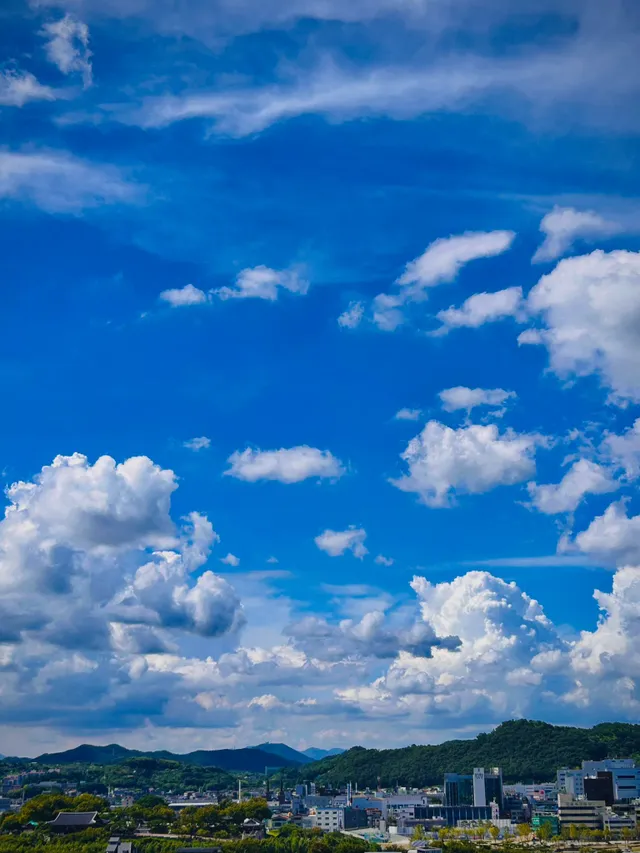 폭염속 대한민국 하늘 근황.jpg