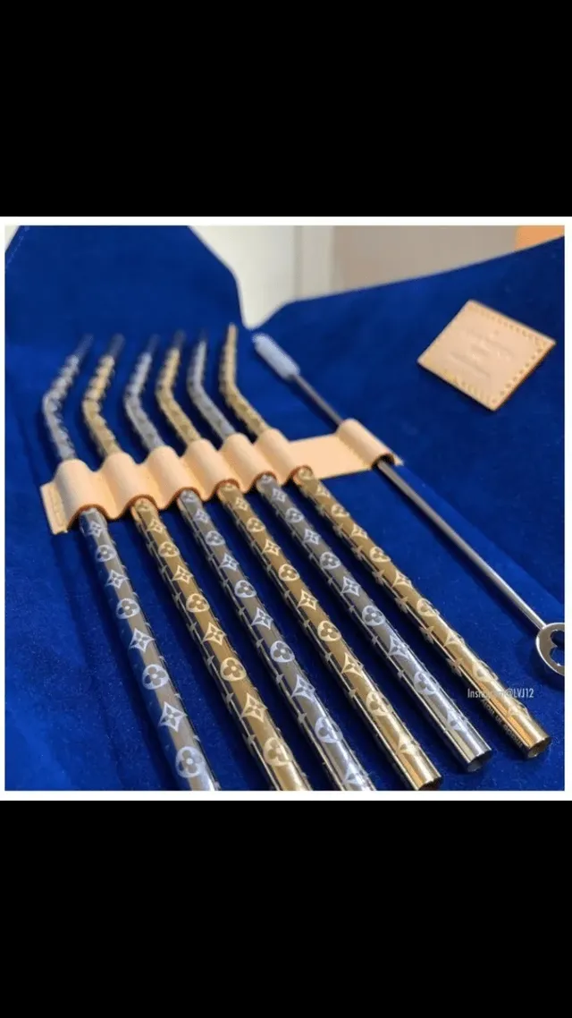 약 150만원짜리 루이비통 빨대 세트