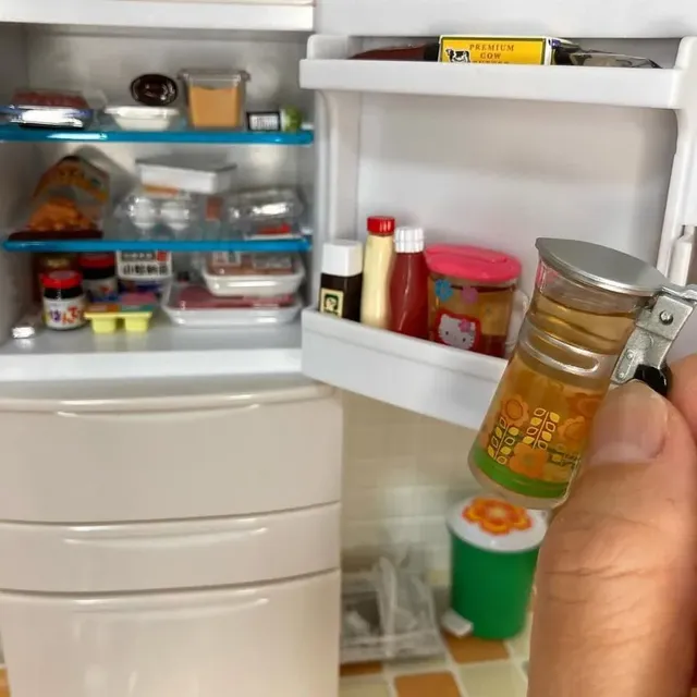 보리차 끓여 냉장고에 보관하기 미니어처 재현.jpg