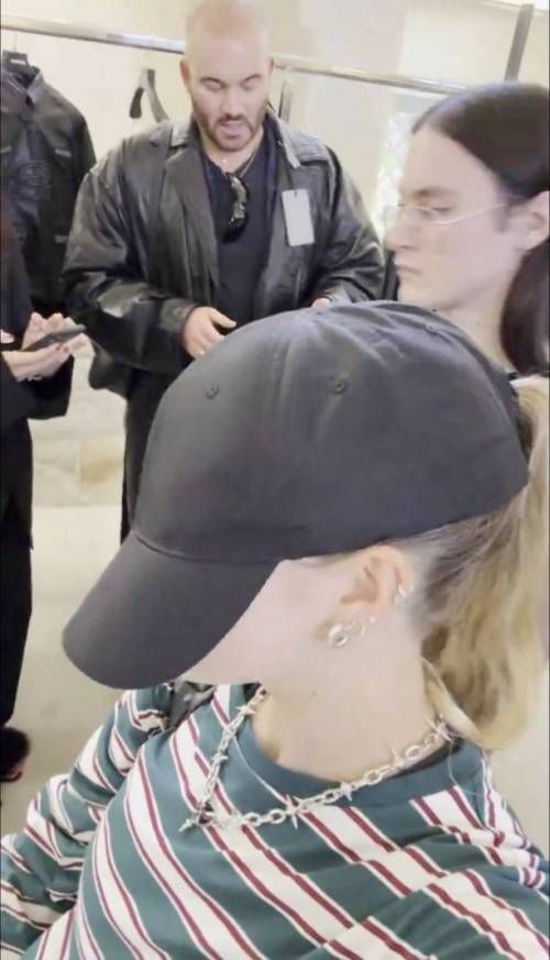 소심한 사람을 위한 모자 .jpg