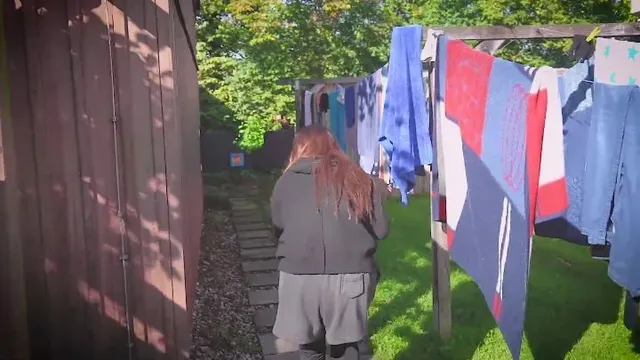 독일 뮌헨 텐트 체험 중 외국인 여성 암내에 정신 혼미해진 한국인.jpg