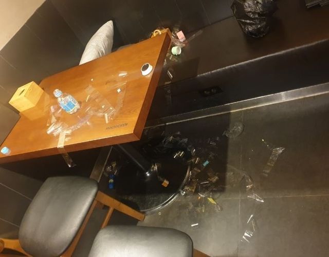 애기들 잔뜩 데려온 손님 받았다가 현타쎄게온 치킨집 사장님