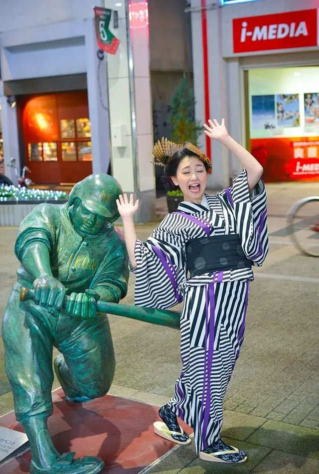 일본 니가타시의 명물 동상 .jpg