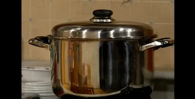 지금 나오면 방송국 폭파되는 웬만 에피소드.jpg