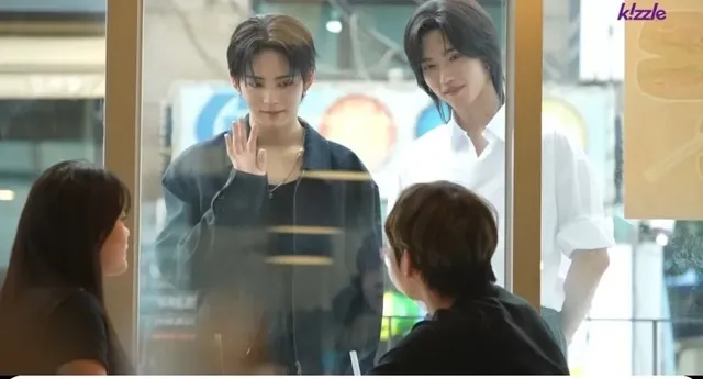 잘생긴남자는 남자도 좋아함.jpg