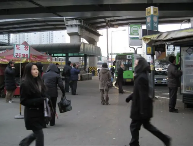 스마트폰 생기기전 2007년 모습.jpg