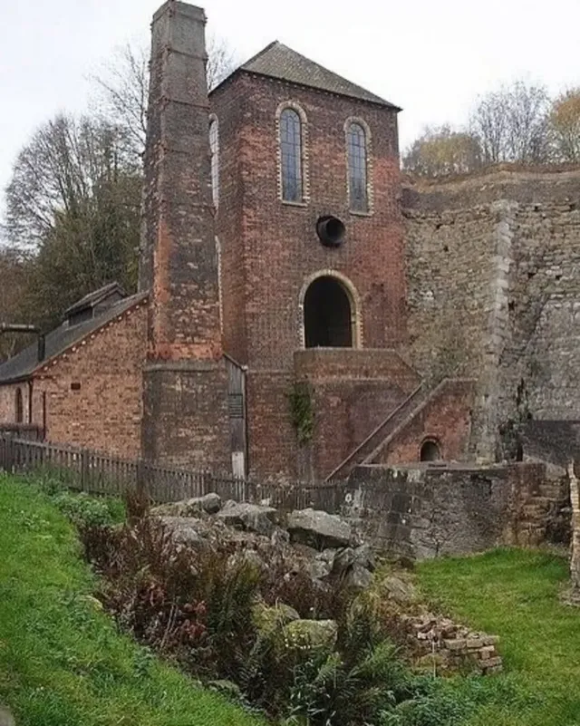 누군가 지켜보고 있는 느낌