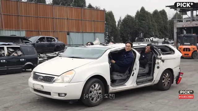 자동차로 미친짓하는 채널 근황.jpg