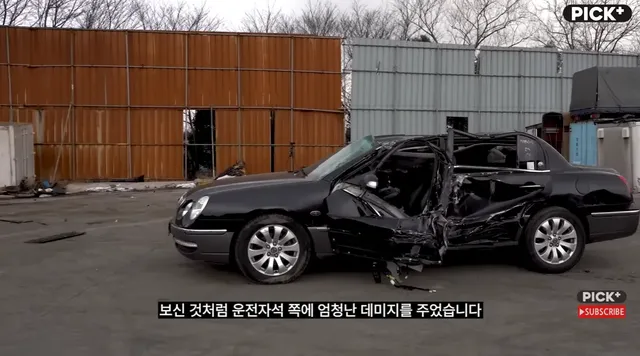 자동차로 미친짓하는 채널 근황.jpg