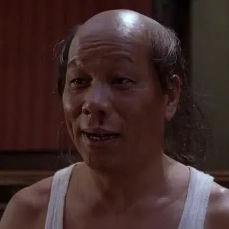 노인에게 어깨빵 당한 사람