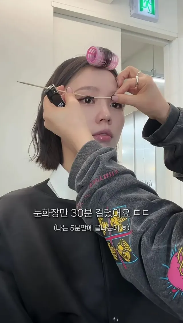 아이돌이 다니는 샵에서 메이크업 받은 일반인.jpg