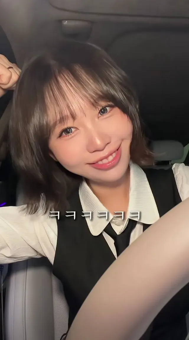 아이돌이 다니는 샵에서 메이크업 받은 일반인.jpg