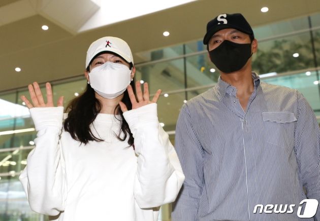 손예진(왼쪽)과 현빈 / DBC뉴스