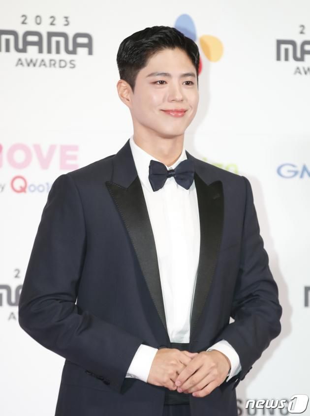 배우 박보검이 29일 일본 도쿄돔에서 열린 ‘2023 마마 어워즈(2023 MAMA AWARDS)’에서 달콤한 미소를 짓고 있다. ⓒ News1 권현진 기자
