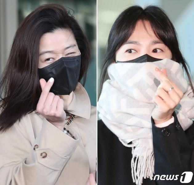 전지현과 송혜교(오른쪽)가 패션 행사를 위해 19일 인천공항을 통해 출국했다. ⓒ News1 권현진 기자