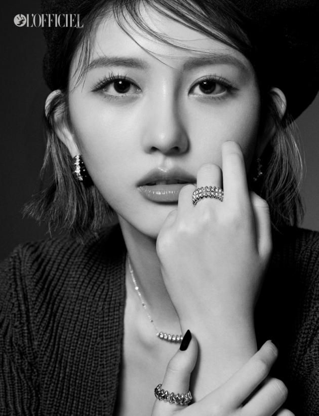 아이브 가을 / 사진=로피시엘 싱가포르 제공