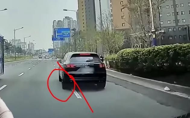 (유튜브 '한문철TV' 갈무리) / DBC뉴스