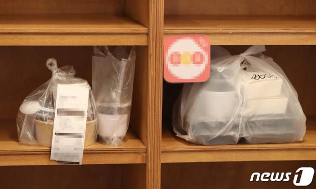 서울 강남구의 한 공유주방 음식점 카운터에 배달음식이 배달을 기다리고 있다. (사진은 기사 내용과 무관함) / DBC뉴스