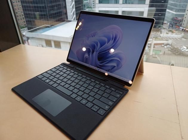 마이크로소프트는 지난해 10월 태블릿 컴퓨터 '서피스 프로'(Surface Pro) 시리즈의 열번째 모델 '서피스 프로 9'을 공개했다. 2023.6.20/뉴스1 ⓒ News1 윤지원 기자