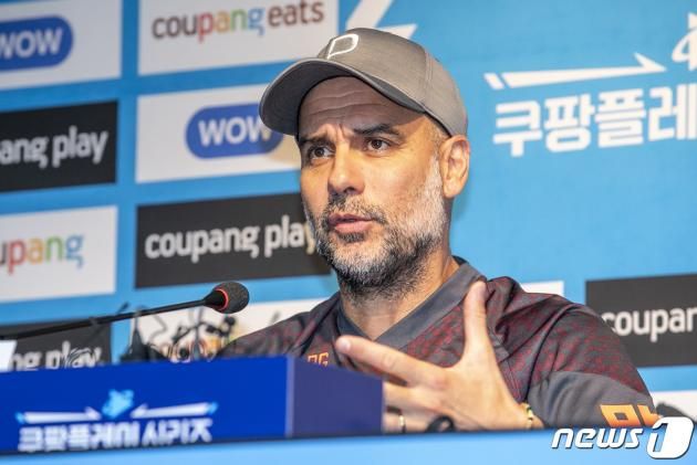 펩 과르디올라 맨체스터 시티 감독이 29일 오후 서울 마포구 상암동 서울월드컵경기장에서 스페인 프리메라리그 아틀레티코 마드리드와 경기를 앞두고 열린 기자회견에서 취재진 질문에 답변하고 있다. 2023.7.29/뉴스1 ⓒ News1 김도우 기자