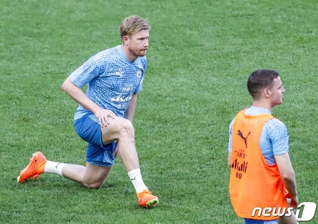 잉글랜드 프리미어리그 맨체스터 시티 케빈 더 브라위너가 29일 오후 서울 마포구 상암동 서울월드컵경기장에서 스페인 프리메라리그 아틀레티코 마드리와 경기를 앞두고 열린 오픈 트레이닝에서 훈련을 하고 있다. 2023.7.29/뉴스1 ⓒ News1 김도우 기자