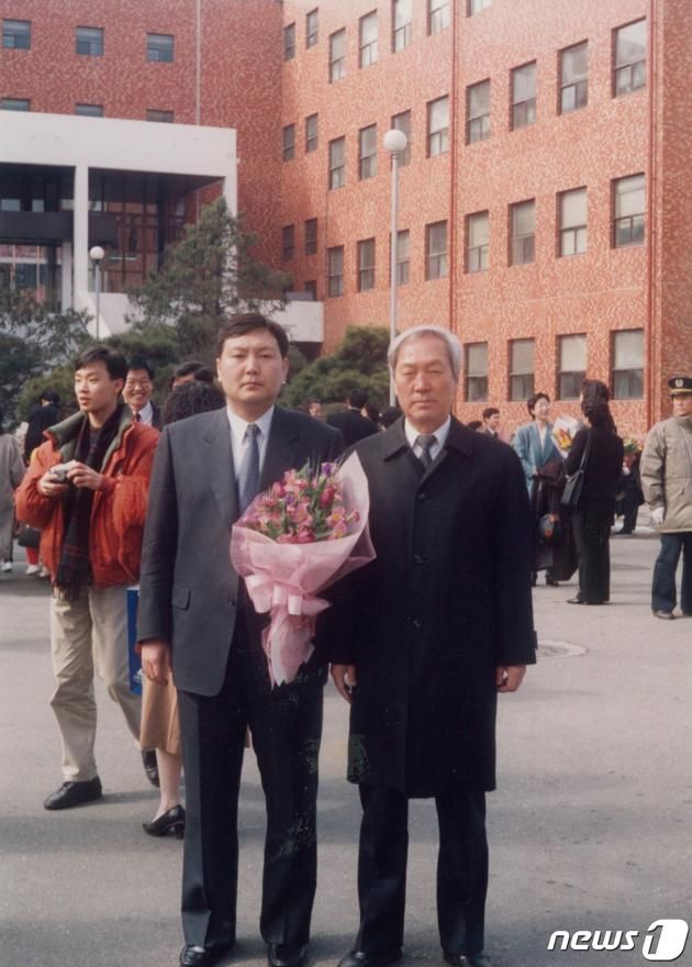 윤석열 대통령의 부친 고 윤기중 연세대 명예교수가 15일 향년 92세를 일기로 별세했다. 사진은 고인의 생전 모습. (대통령실 제공) 2023.8.15/뉴스1 ⓒ News1 오대일 기자