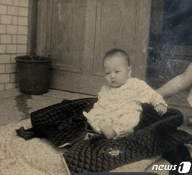 윤석열 대통령의 부친 고 윤기중 연세대 명예교수가 15일 향년 92세를 일기로 별세했다. 사진은 고인이 촬영한 윤 대통령의 유아 시절 모습. (대통령실 제공) 2023.8.15/뉴스1 ⓒ News1 오대일 기자